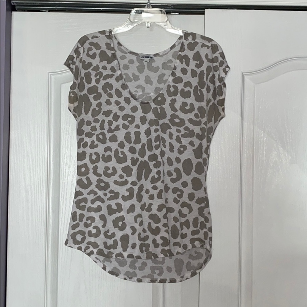 Express cheetah print T-shirt